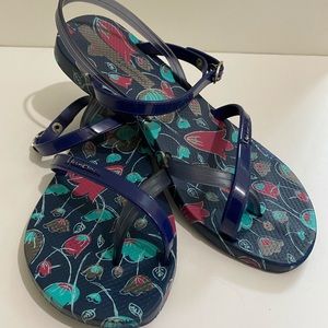 IPANEMA TOE LOOP FLAT SANDAL